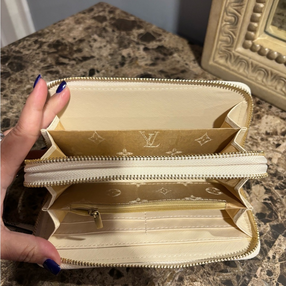 Wallet - Picture 3 of 3